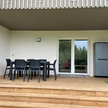 T2 équipé à 300m De La Appartamento Vias